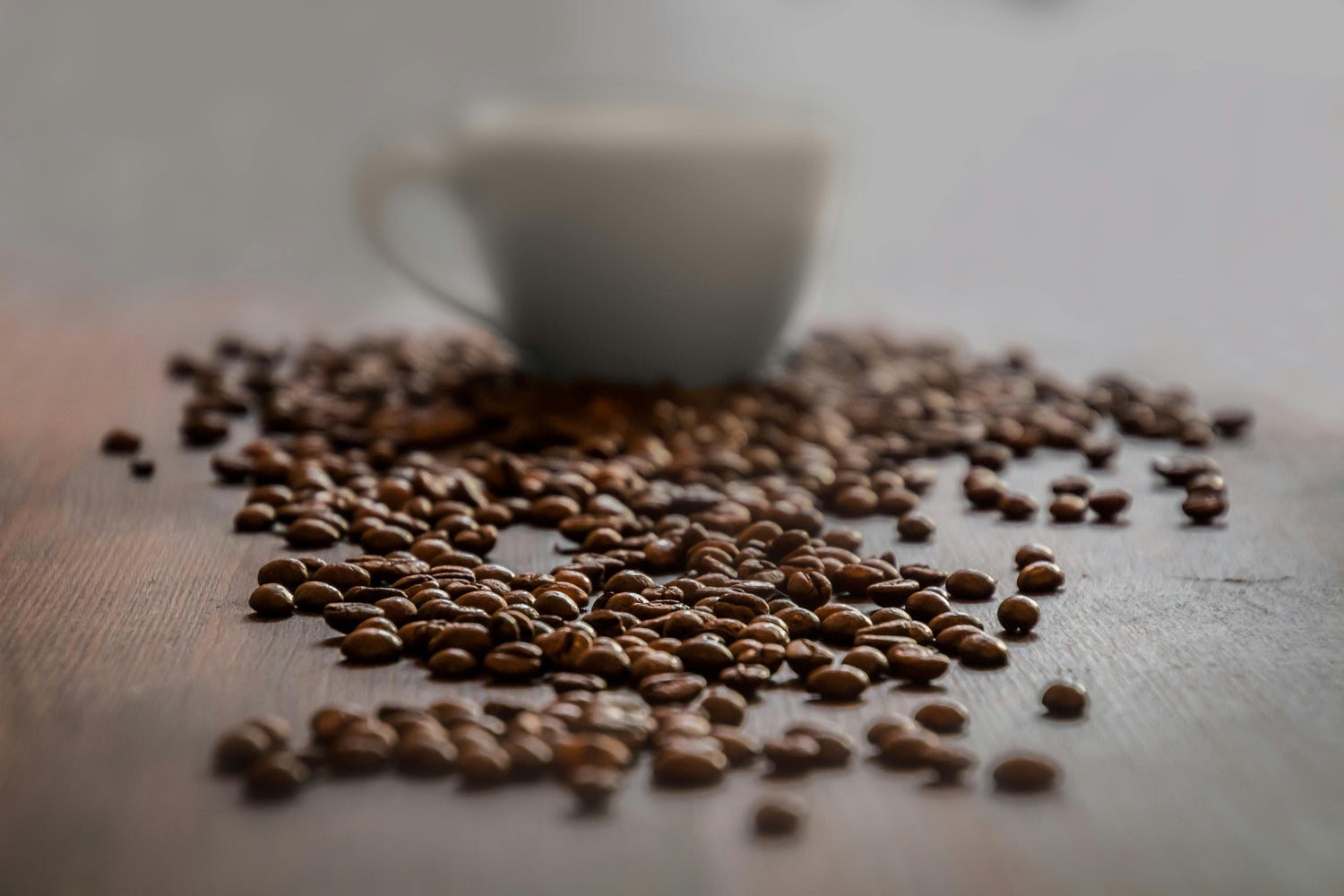Café du Matin vs Bain Froid : Quel Est le Meilleur Boost pour Commencer la Journée ? - ROCEAN