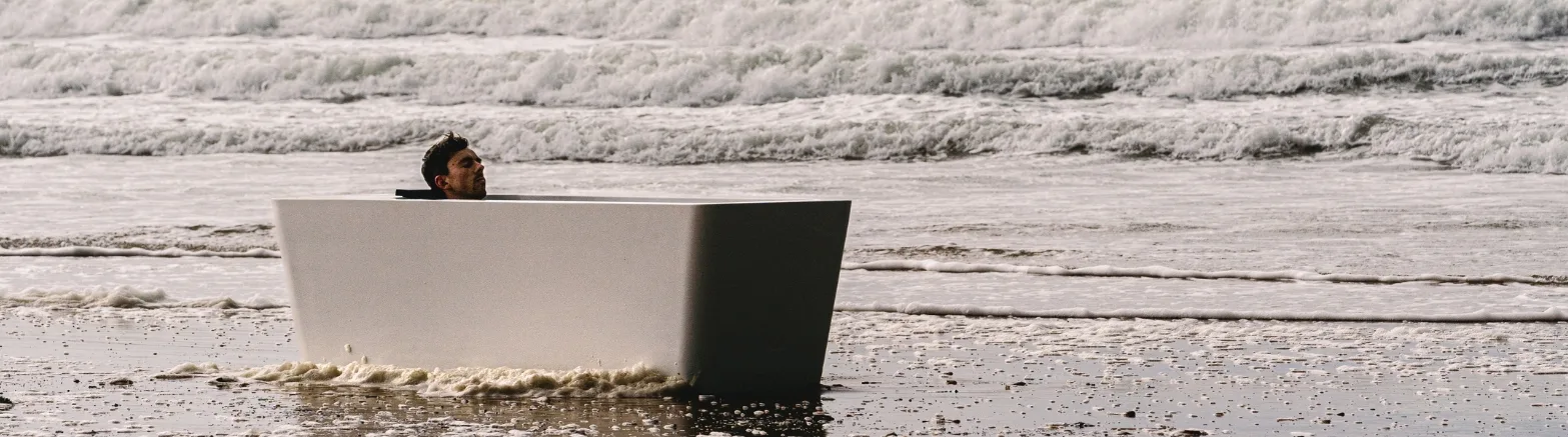 Rocean bath on the beach