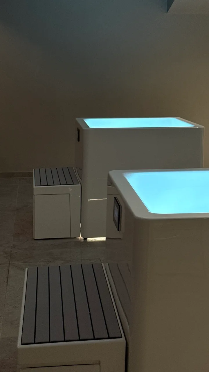 Rocean commercial hot and cold baths