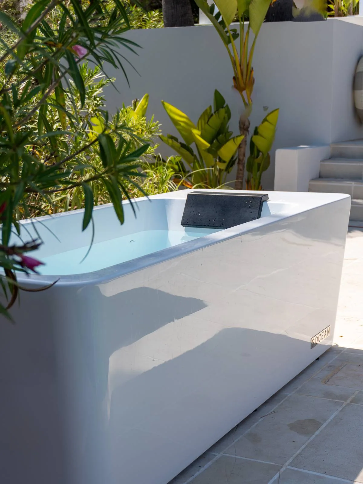 Rocean Bath outdoor detail