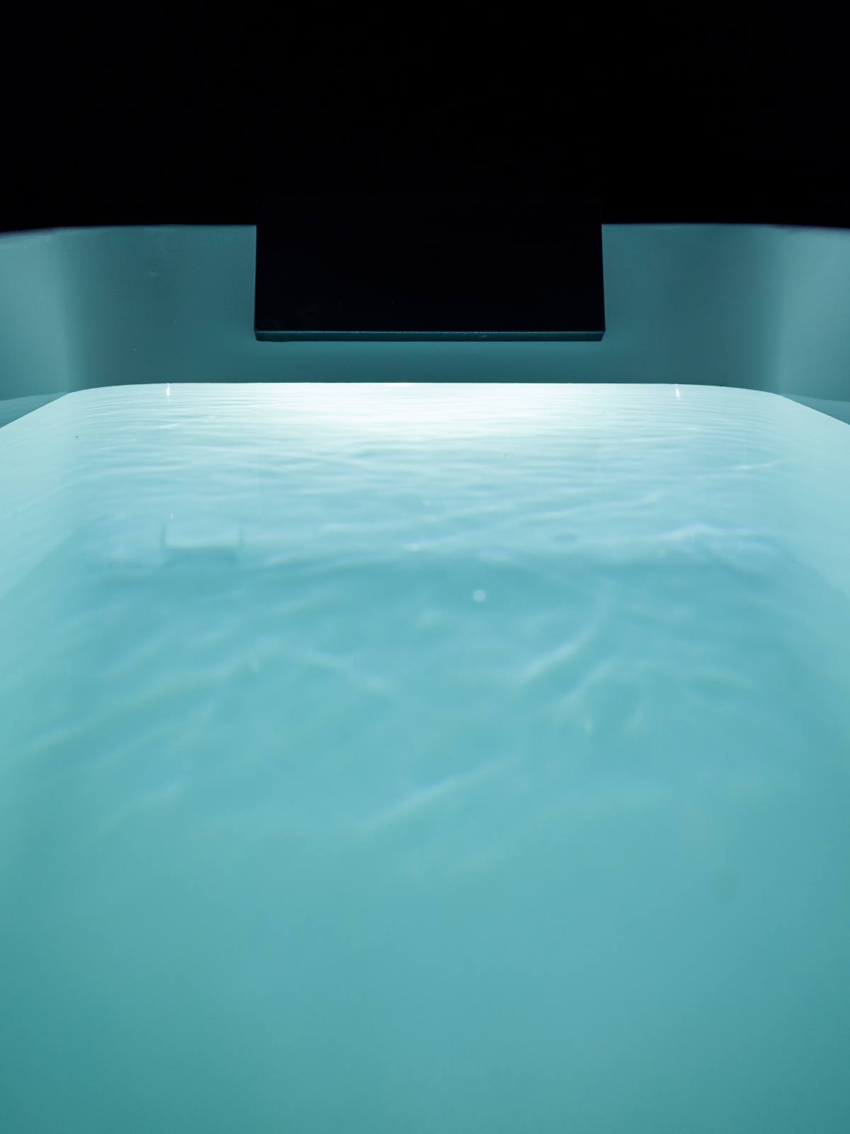 Rocean Bath illuminated water detail