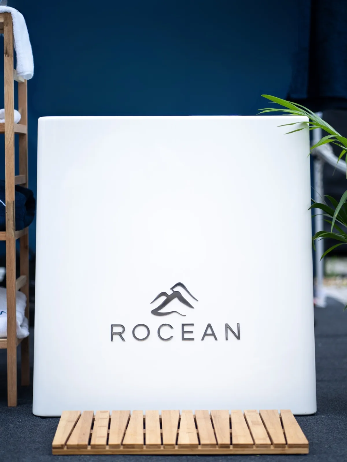 Rocean Box white finish with timber step