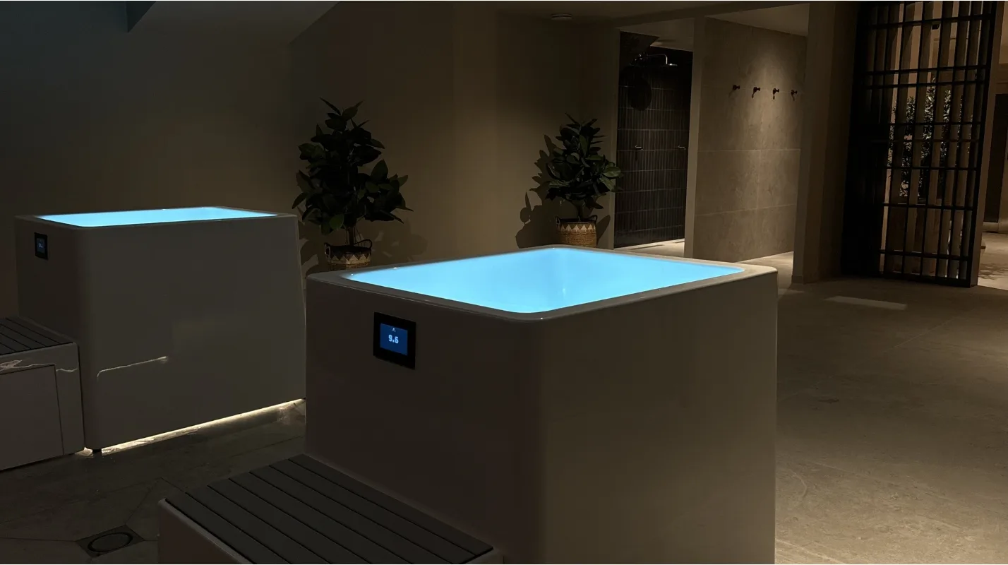 Rocean Box with seated user and water detail